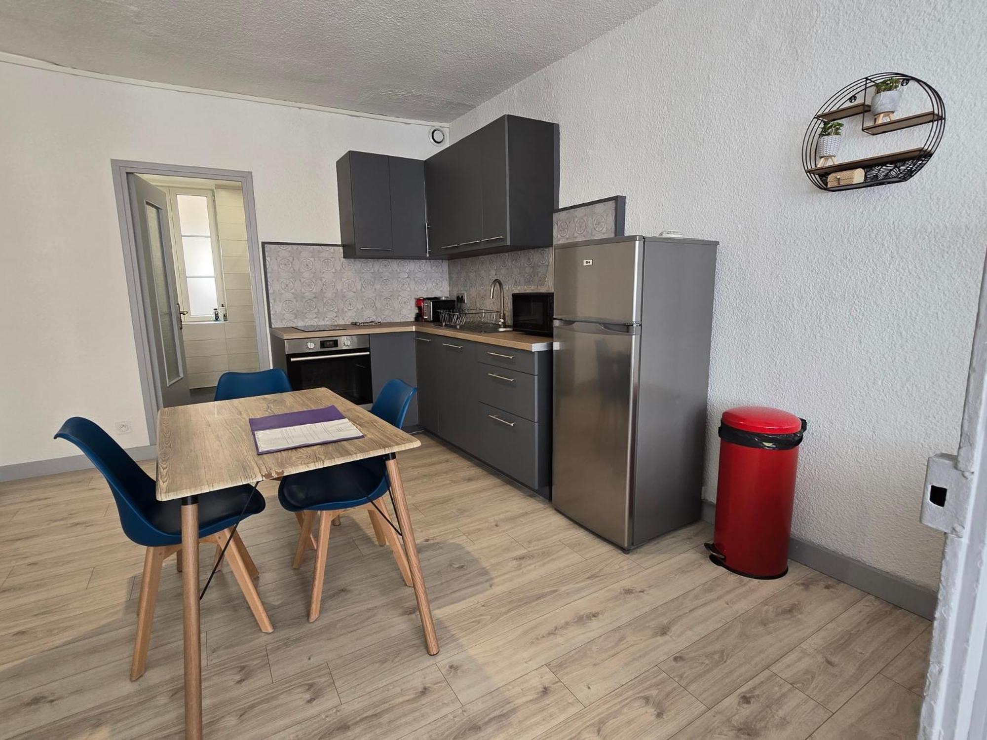Appartement Au Calme Idealement Place A Macon. Buitenkant foto